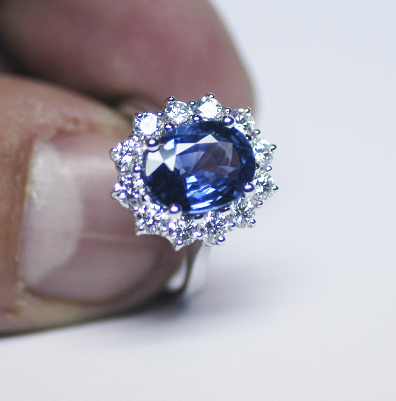 Anello con Zaffiro Naturale di 5 carati-1
