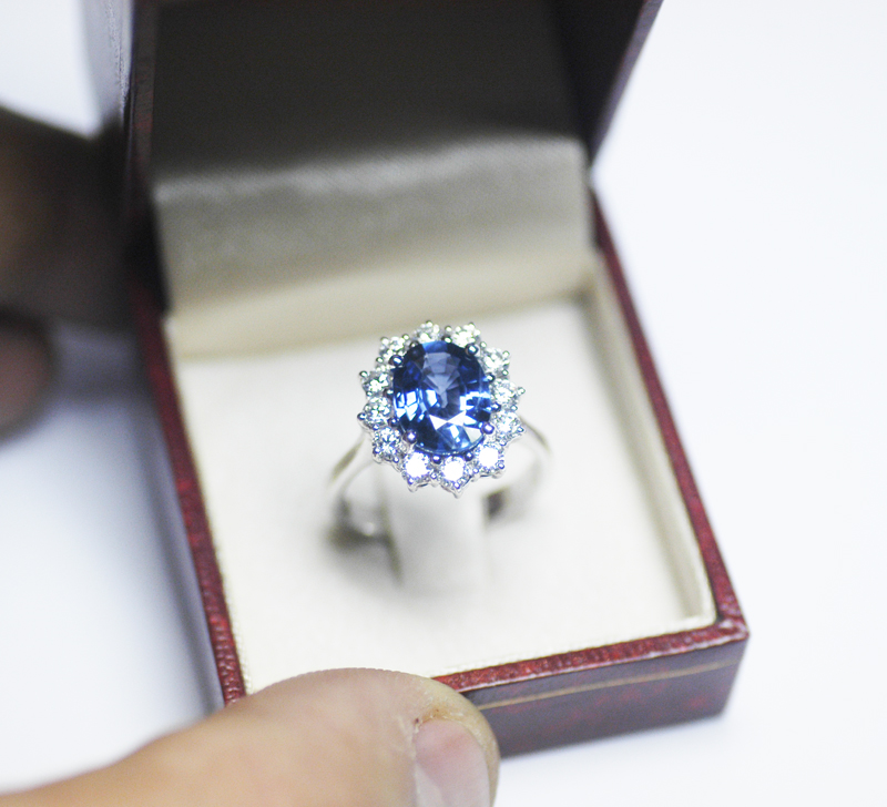 Anello con Zaffiro Naturale di 5 carati-8