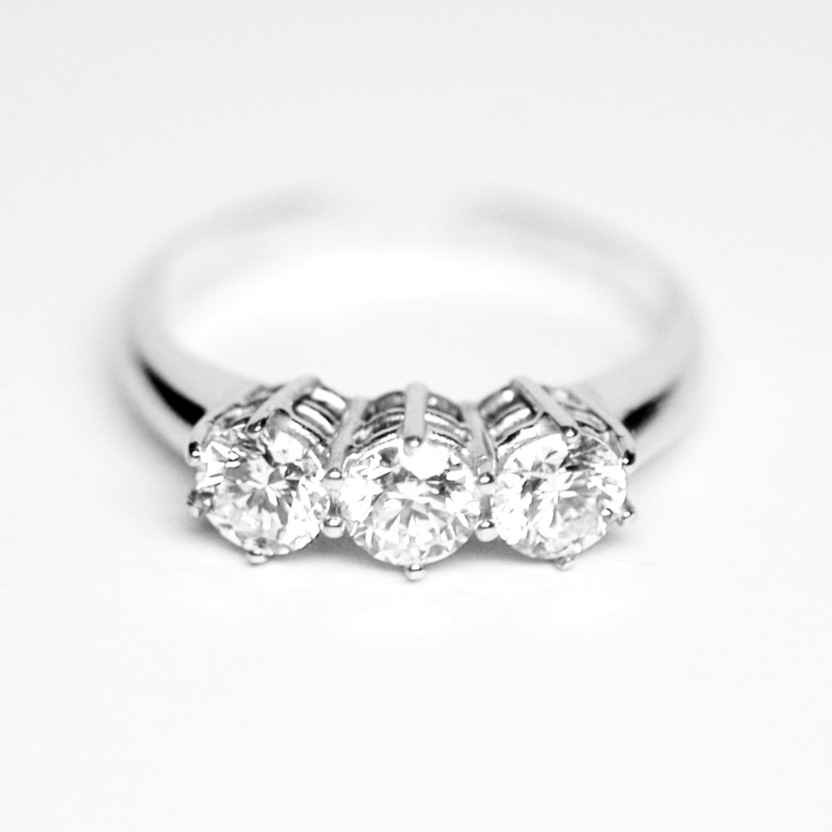 Trilogy 0.90 Carati colore D purezza VVS1 GIA