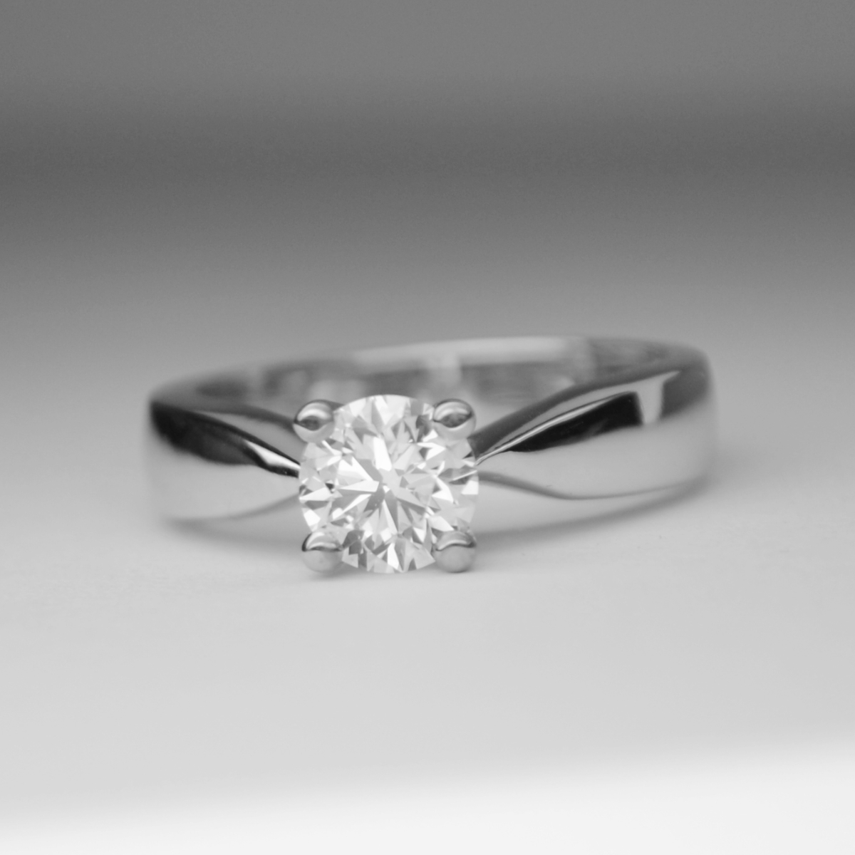 Anello in Platino con Diamante 0.40 carati D-IF GIA