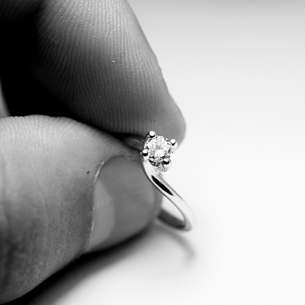 anello-solitario-valentino-0-20-carati-colore-d-purezza-vvs1-4