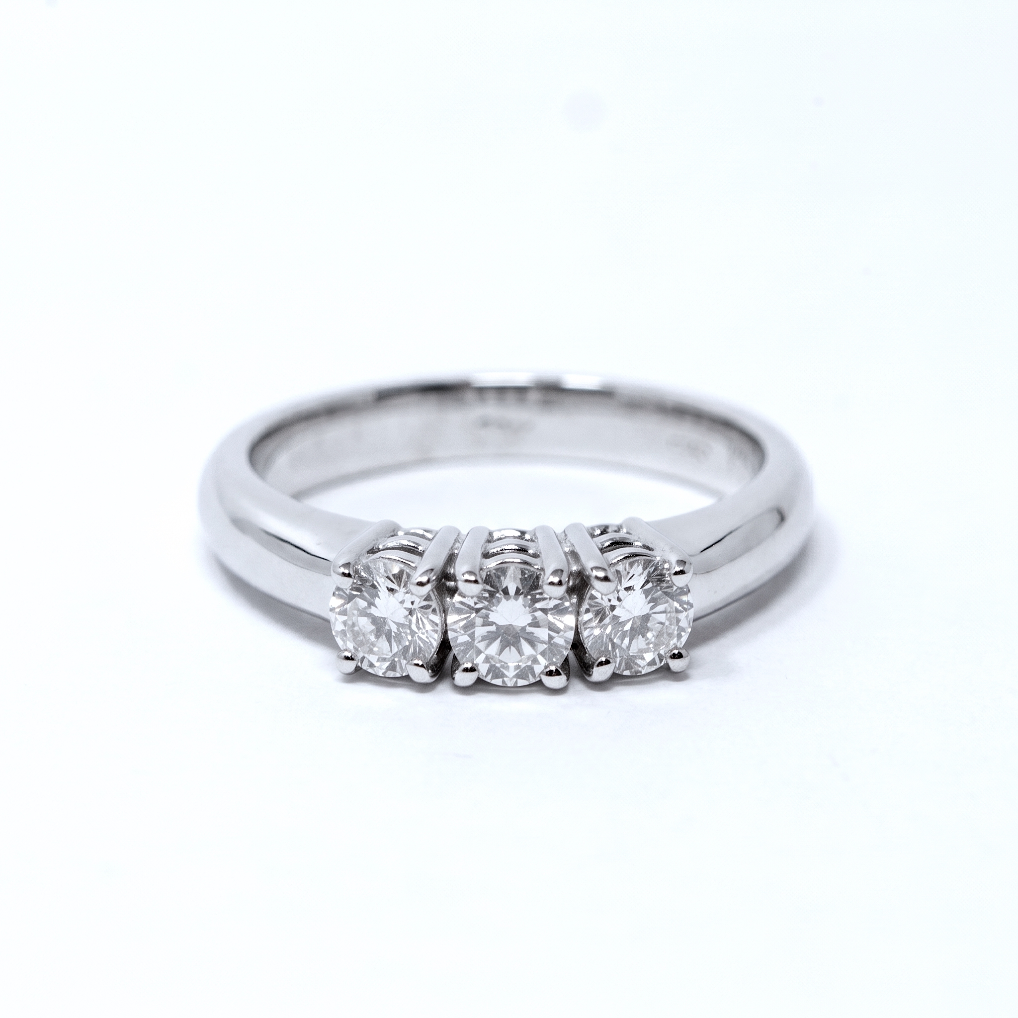 anello-trilogy-0-39-carati-colore-f-purezza-massima-000