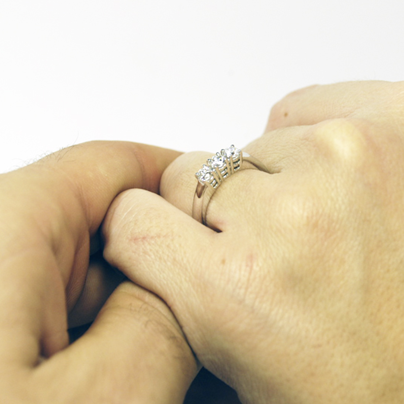 anello-trilogy-0-39-carati-colore-f-purezza-massima-6