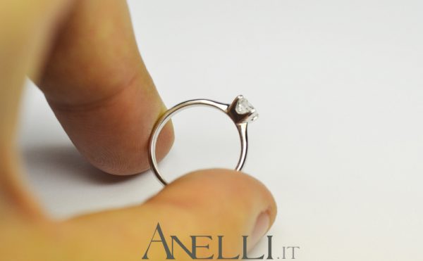 Anello con Diamante Princess di 0,40 carati F-VVS1