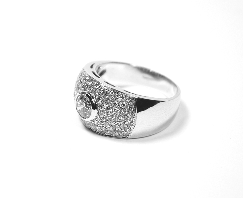 pave-con-solitario-centrale-7