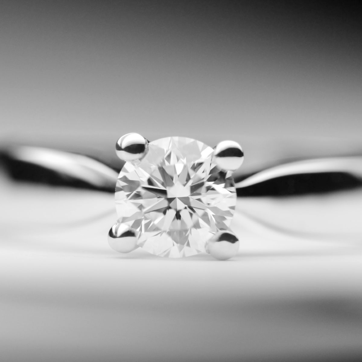 Solitario Classico 0.40 Carati colore D purezza VVS1 GIA