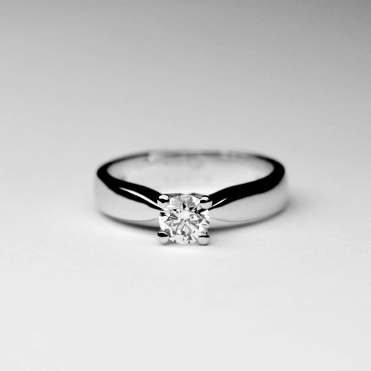 Solitario Classico 0.42 carati colore D purezza VS1
