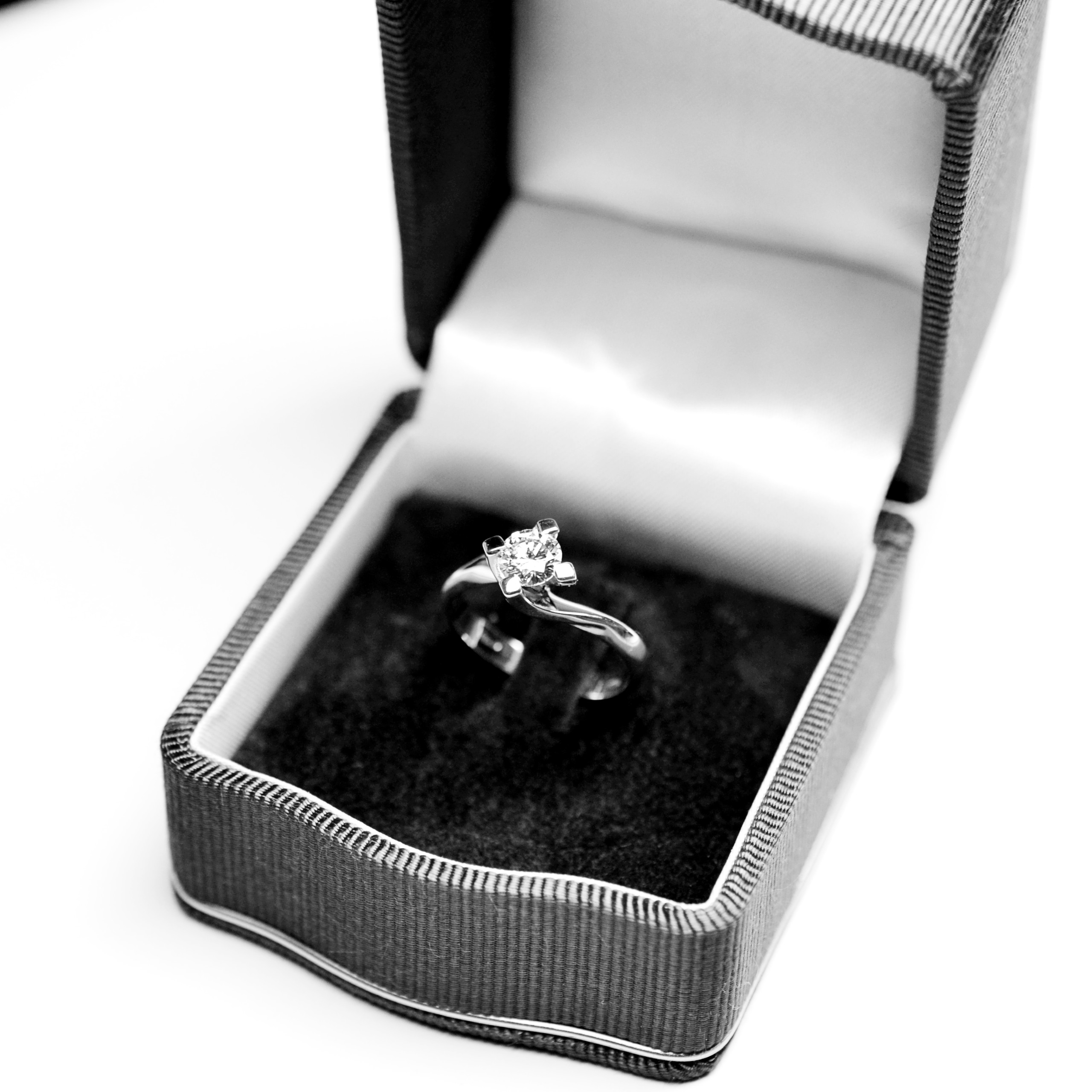 solitario-con-diamante-0-40-carati-h-vs2-vero