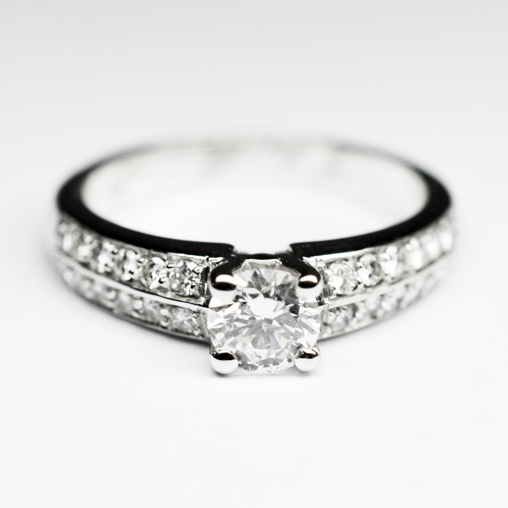 solitario-con-diamanti-colore-d-purezza-if2-originale
