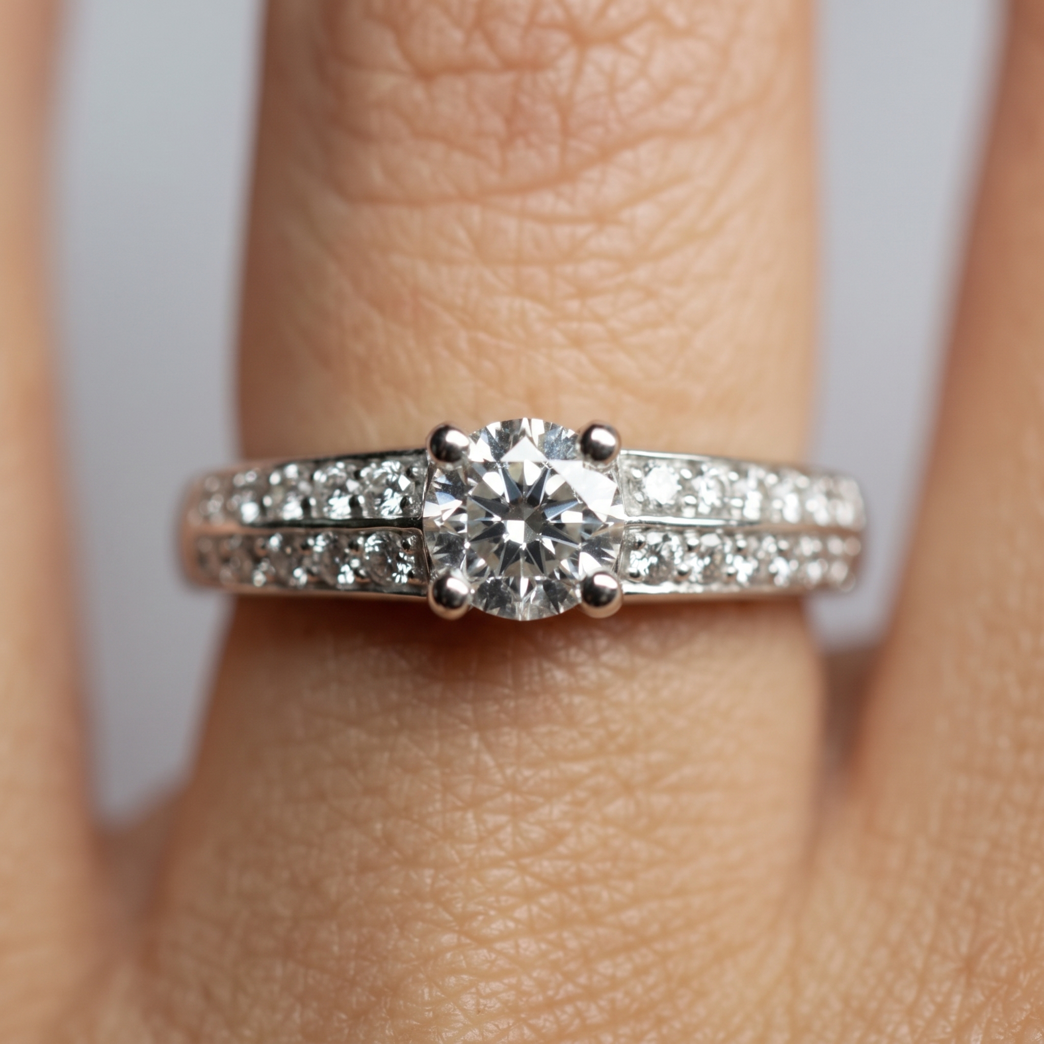 solitario-con-diamanti-colore-d-purezza-if9