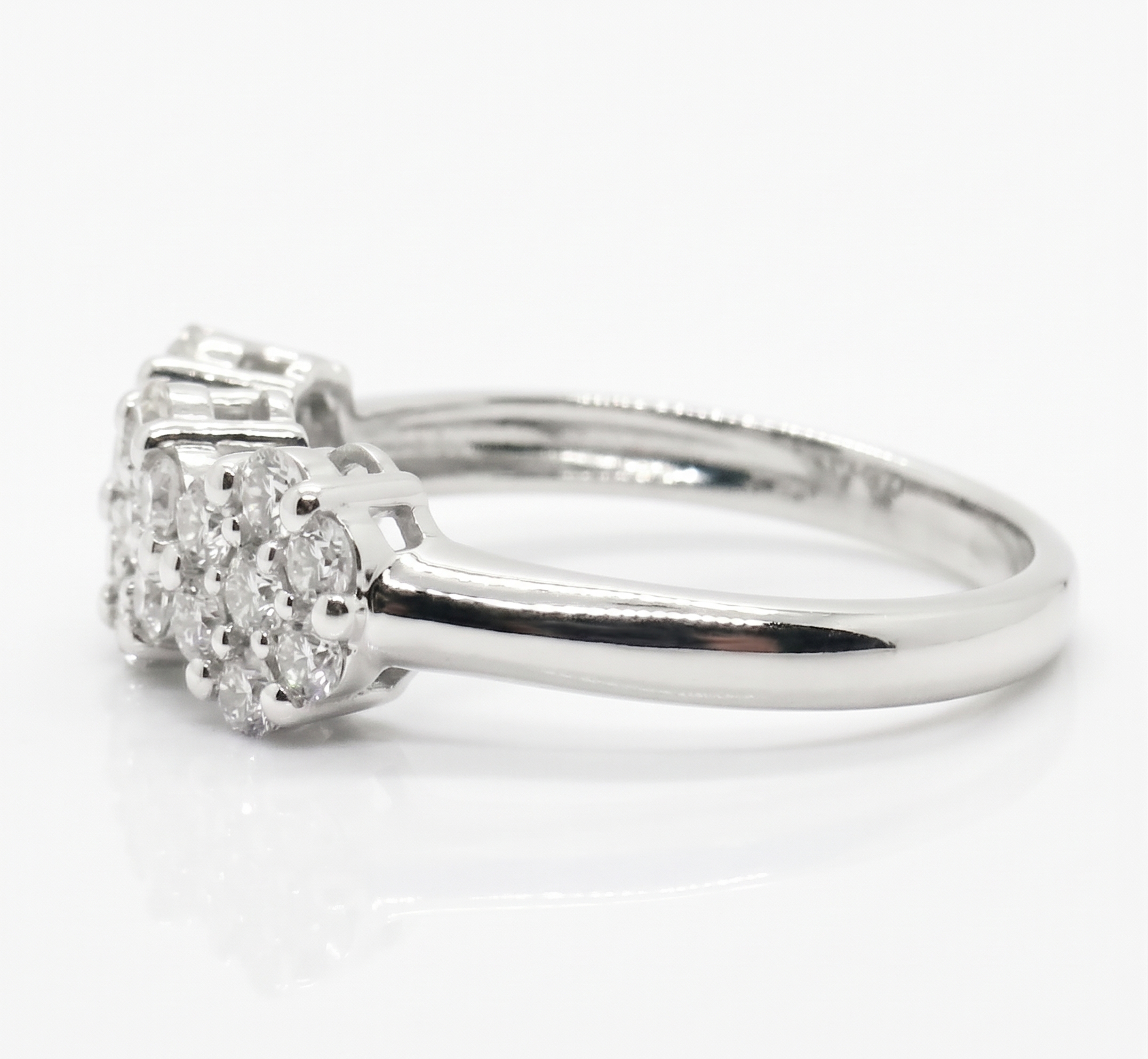 Trilogy-Magic-Diamanti-di-lato