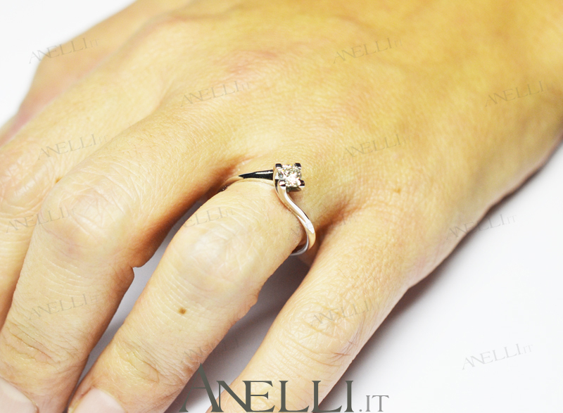Anello Diamante 0.30 ct colore E purezza VVS1-10