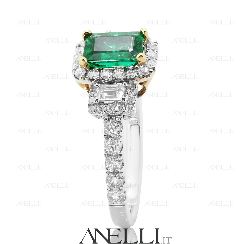 Emerald,Ring,And,Diamond,In,Gold,,Wedding,Jewelry