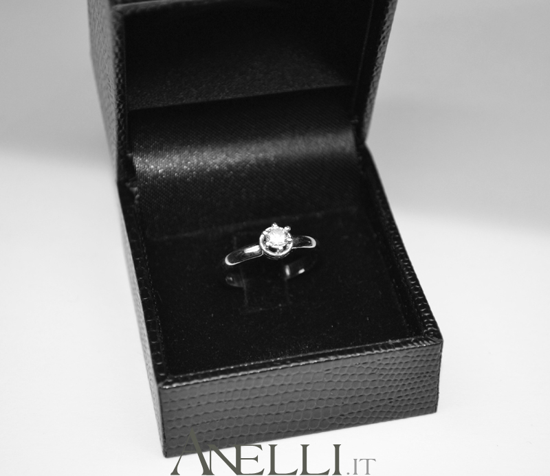 Anello Solitario 0,18 carati F-VVS1-5