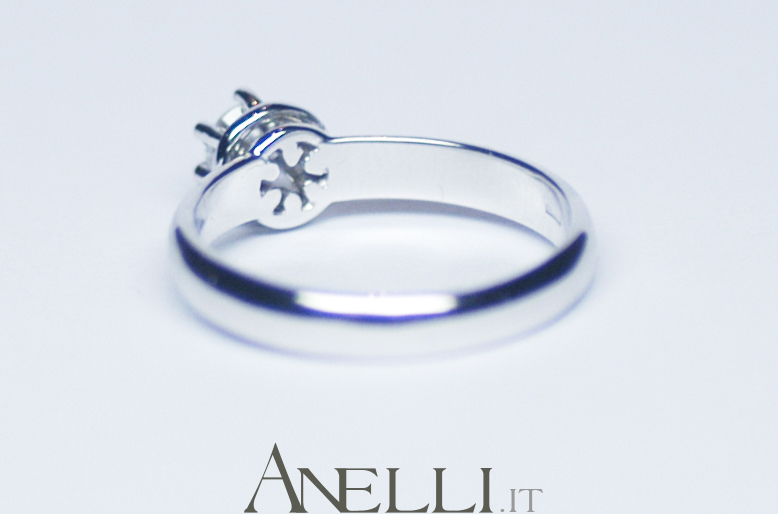 Anello Solitario 6 griffe 0,30 carati G-VS16