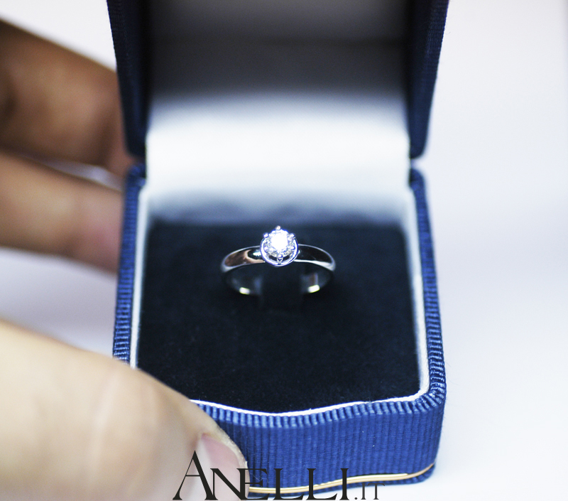 Anello Solitario 6 griffe 0,30 carati G-VS19