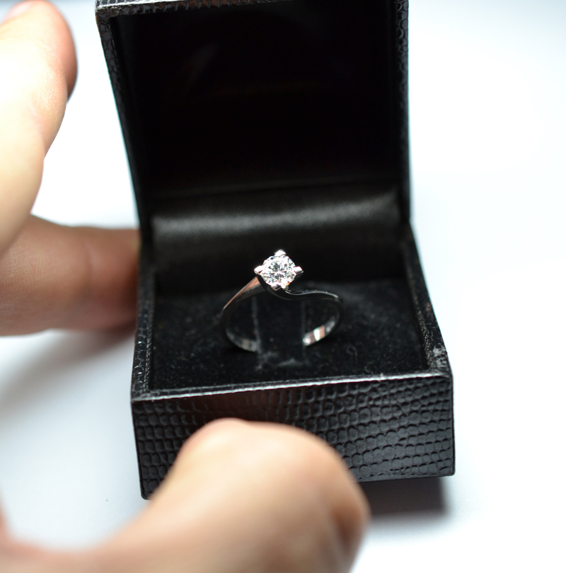 Anello Solitario Diamante 0,40 carati E-IF-13