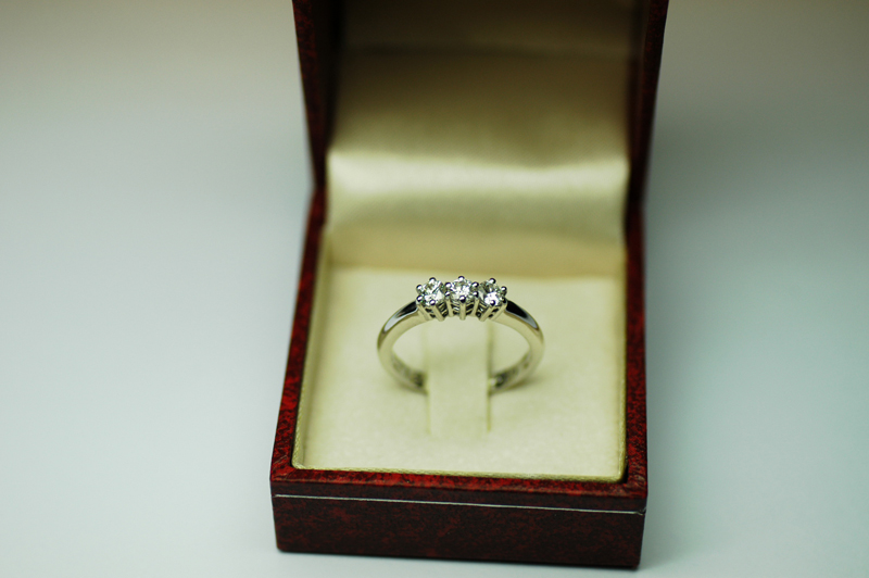 Anello-Trilogy-0-33-carati-Colore-F-Purezza-massima-1