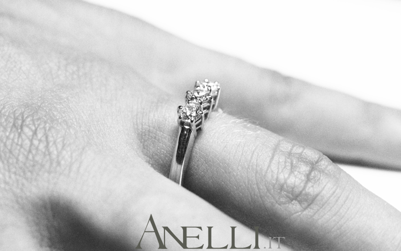 Anello-Trilogy-0-33-carati-Colore-F-Purezza-massima-12