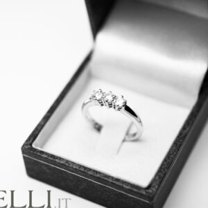 Anello-Trilogy-0-33-carati-Colore-F-Purezza-massima-2