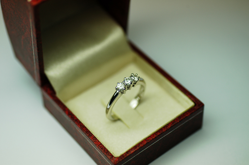 Anello-Trilogy-0-33-carati-Colore-F-Purezza-massima-3