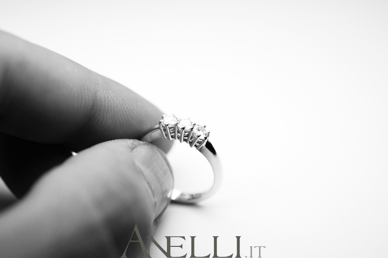 Anello-Trilogy-0-33-carati-Colore-F-Purezza-massima-9