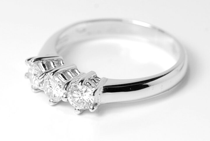 Anello Trilogy 0.75 carati Diamanti colore D purezza IF GIA