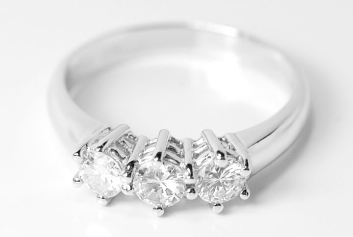 Anello Trilogy 0.84 ct D-VS1 GIA