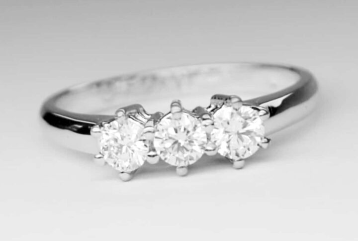 Anello Trilogy 0,75 carati colore D purezza VS1 GIA