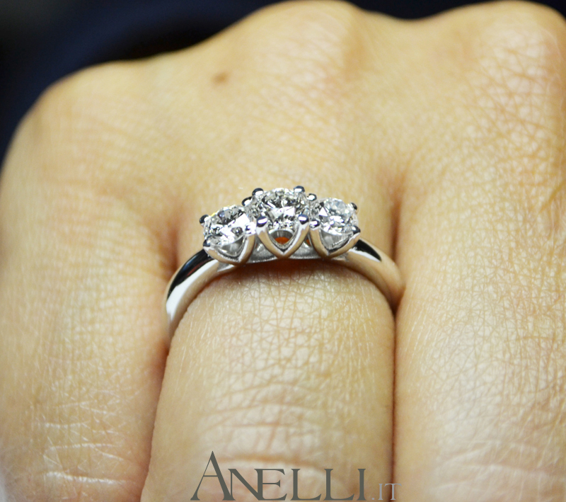 Anello Trilogy 0,85 carati colore F purezza IF-3