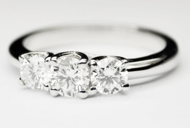 Anello Trilogy 0,85 carati colore F purezza IF GIA