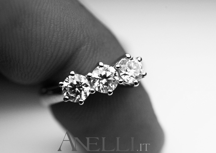 Anello-Trilogy-1-35-carati-Colore-F-Purezza-VVS1-10