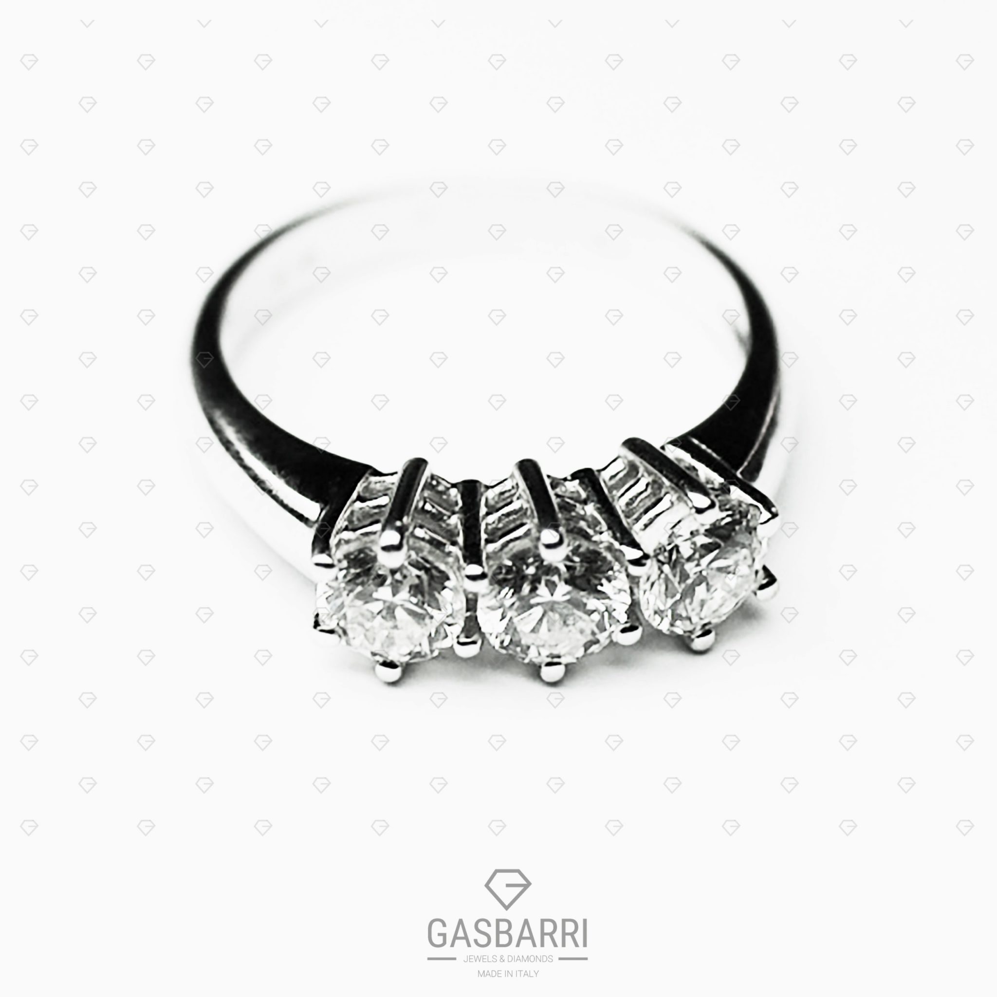 Anello-Trilogy-1-Carato-G-VVS1