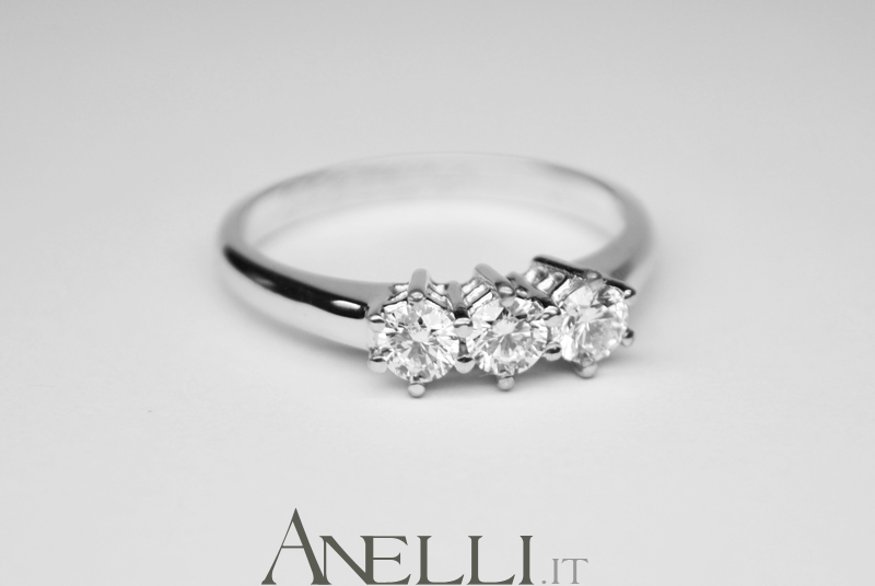 Anello Trilogy Classico 0,60 carati D-VVS1 3