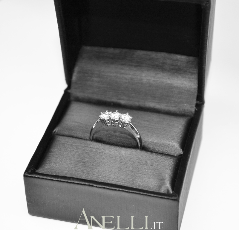 Anello Trilogy Diamanti 0,60 carati E-VVS1 3