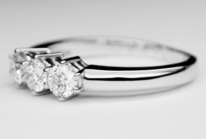 Anello Trilogy Diamanti 0,60 carati G-IF