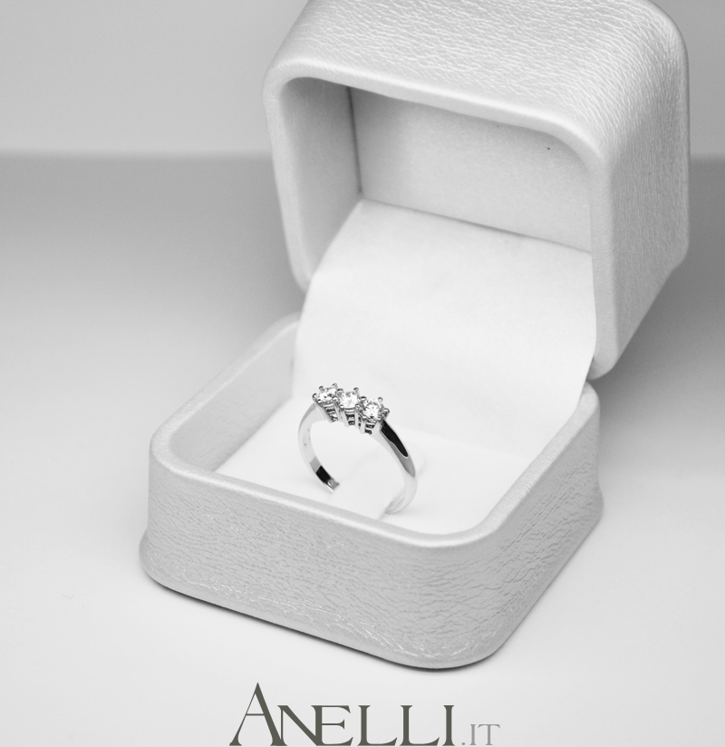 Anello Trilogy Diamanti 0,60 carati G-IF 3