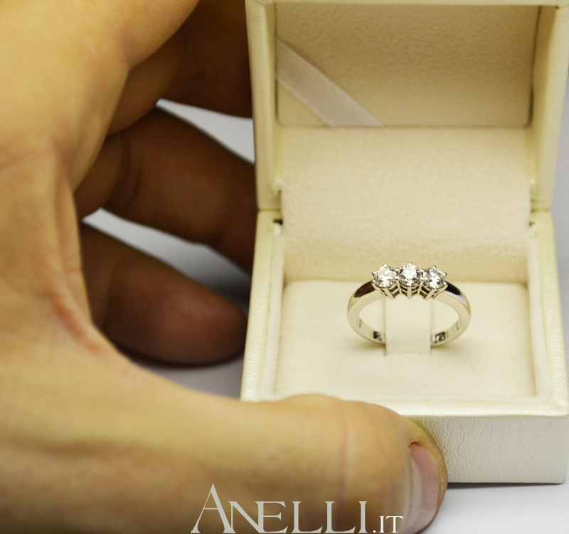 Anello Trilogy Mezzo carato F-VS1-4