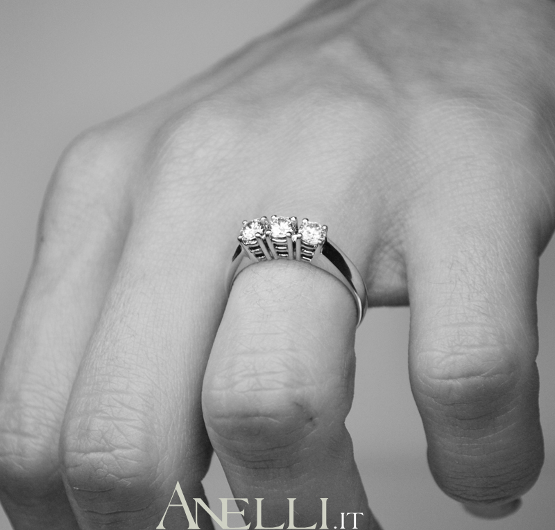 Anello Trilogy con Diamanti E-IF (0,51)2