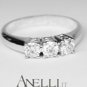 Anello Trilogy con Diamanti E-IF (0,51)3