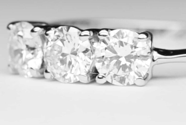 Anello Trilogy di 1 Carato E-VS1 GIA
