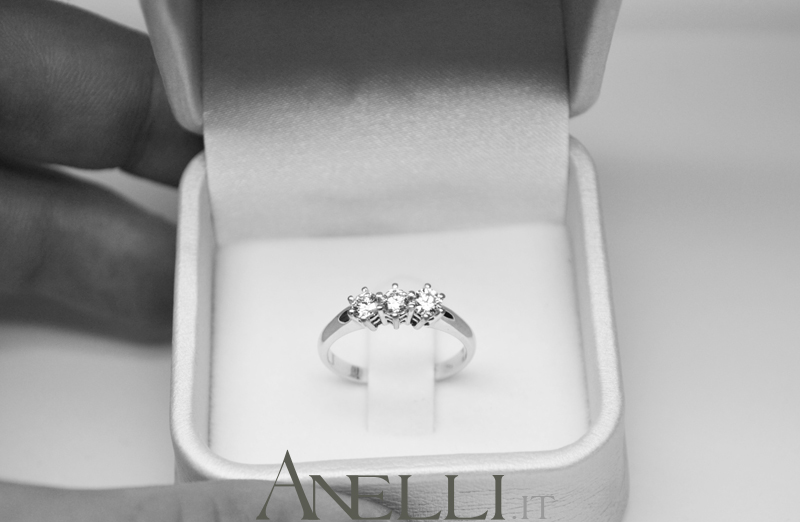 Anello Trilogy di Diamanti 0,60 ct E-IF2