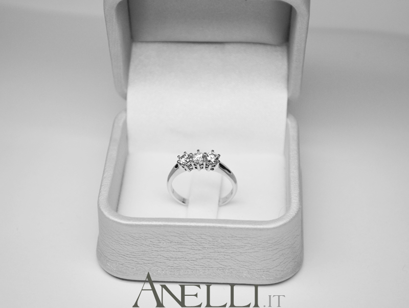 Anello Trilogy di Diamanti 0,60 ct E-IF3