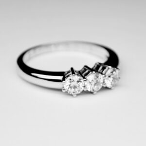 Anello con Diamanti Trilogy 0,50