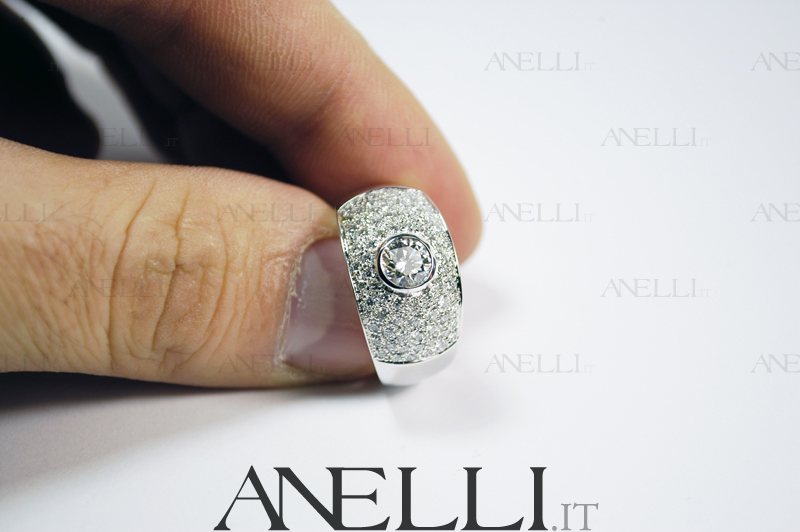 Anello-pavè-con-solitario-centrale-10