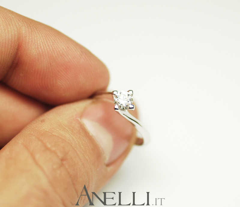 Anello-solitario-con-diamante-di-0-60-carati-F-VS1-2