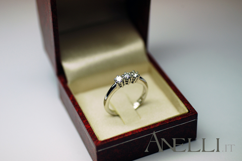 Anello-trilogy-0-30-carati-F-IF-2 copy