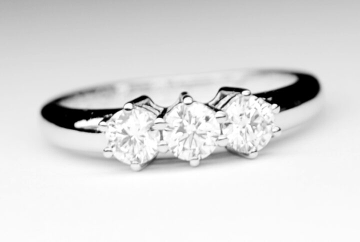 Anello trilogy 0,66 carati (G-VS1)