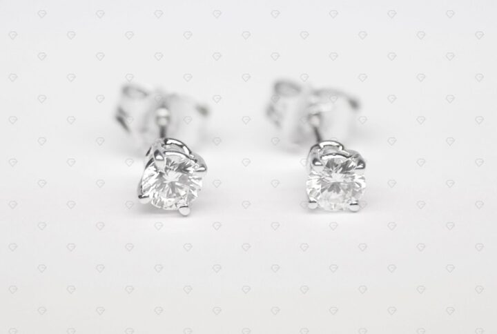 Orecchini con 2 Diamanti 0.50 D-VVS1
