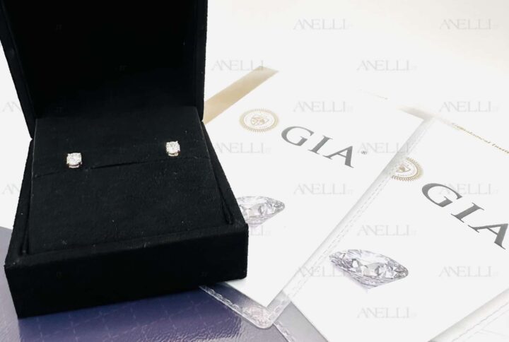 Orecchini studd Certificati GIA